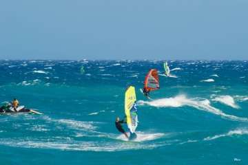Volando sobre las olas (Foto Antonio Rico)